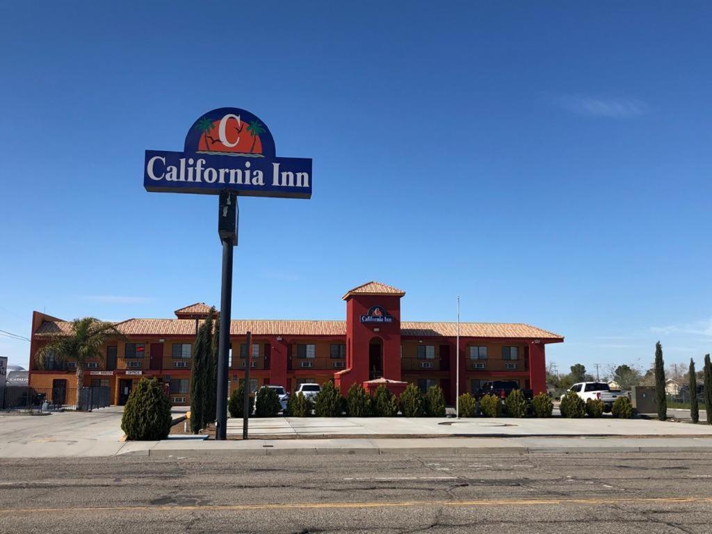 California Inn Hotel&Suites Adelanto US 395 Esterno foto
