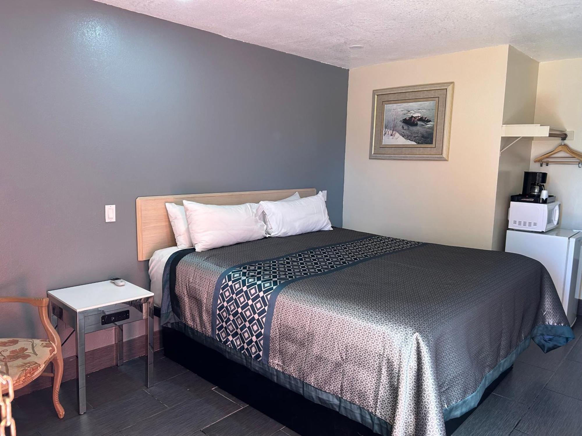 California Inn Hotel&Suites Adelanto US 395 Esterno foto